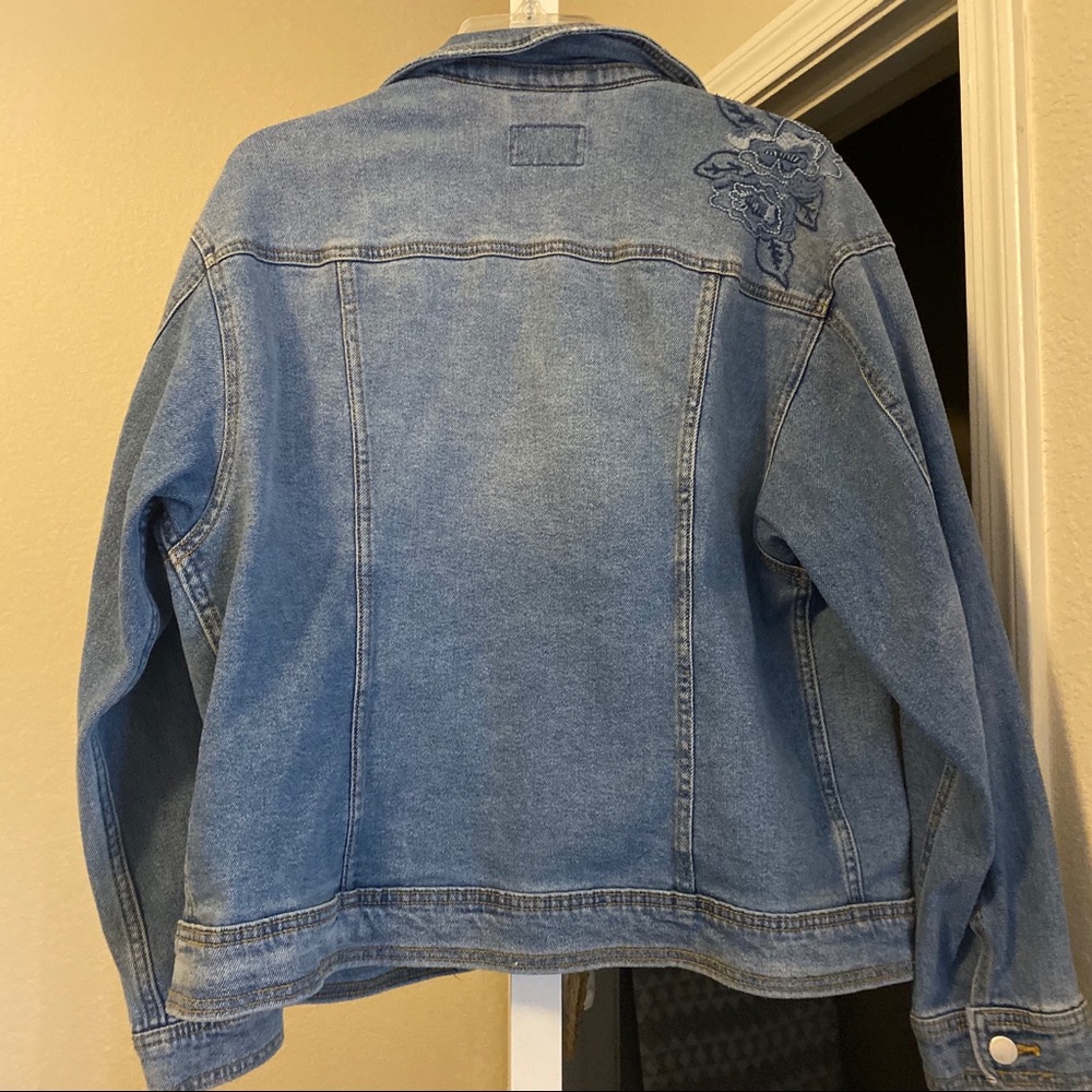 Jean jacket from Universal thread - Picture 4 of 6